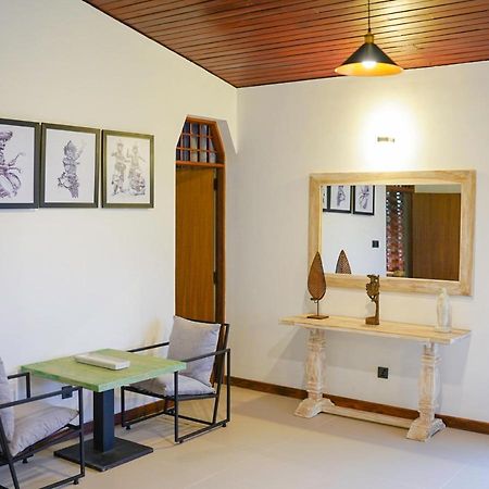 Chariot Square Hotel Канди Екстериор снимка